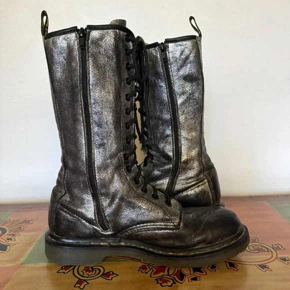 Dr Martens 1B99 Boots Women Sz US 9 EU 41 Distressed Metallic Silver 14 Eyelets - Picture 3 of 12